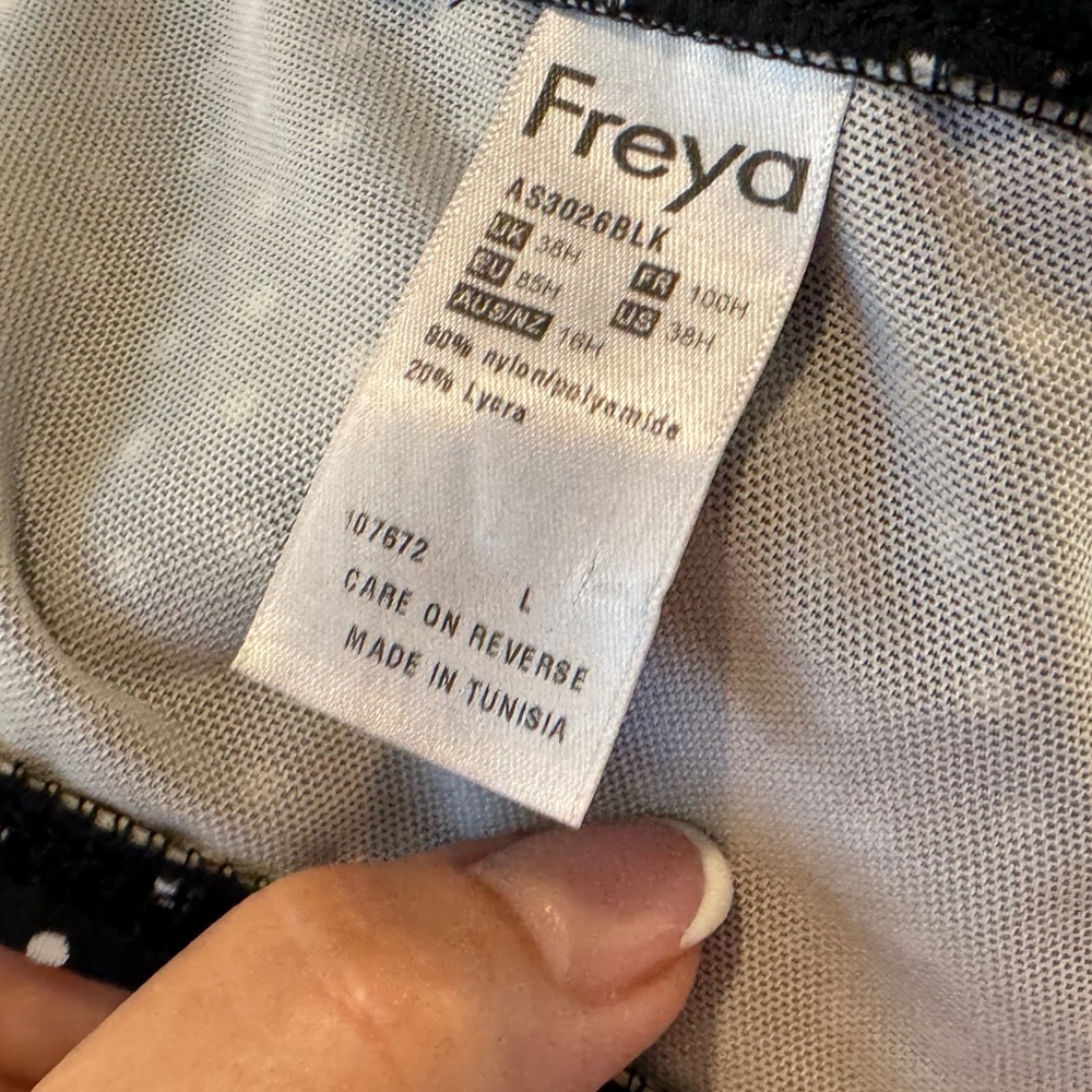 Freya underwire, polka dot, ruffle swimsuit top, 38H - Picture 4 of 4
